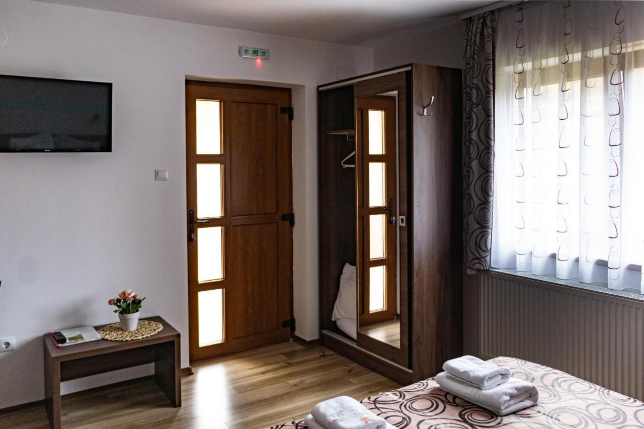 Casa Tofi Vendégház Praid Exterior foto