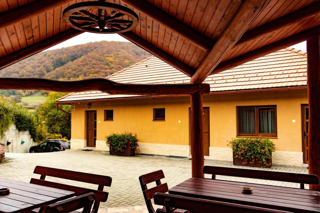 Casa Tofi Vendégház Praid Exterior foto