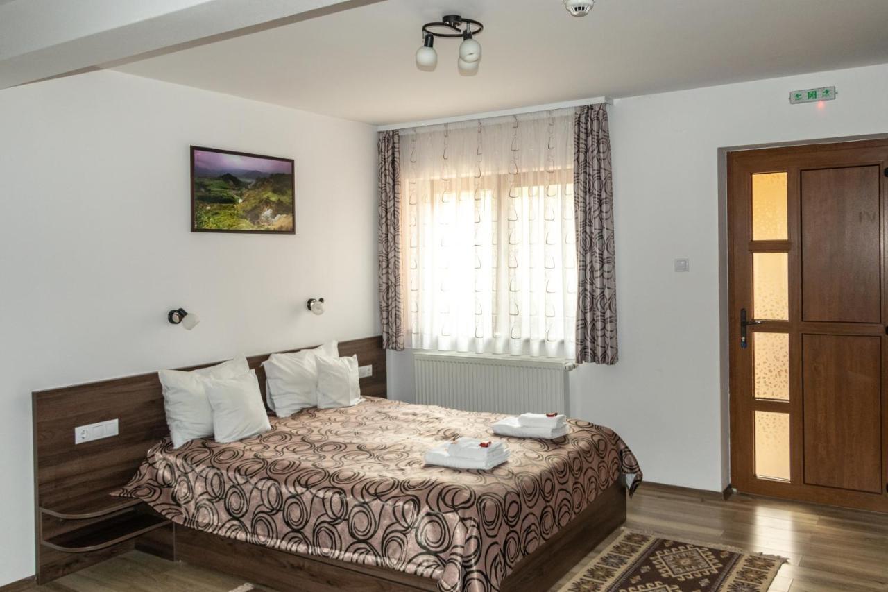 Casa Tofi Vendégház Praid Exterior foto